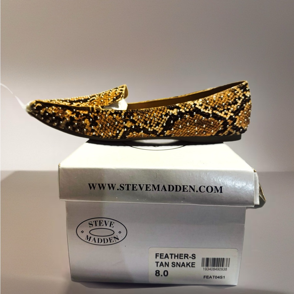 Steve Madden Tan Flats with Classic Design